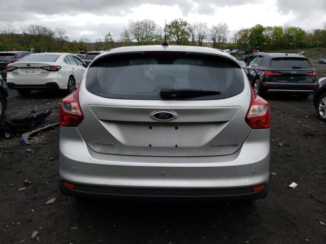 1FAHP3N25CL205932 - 2012 FORD FOCUS TITANIUM SILVER photo 6