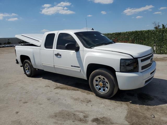 1GCRCREA8BZ417756 - 2011 CHEVROLET SILVERADO C1500  LS WHITE photo 4