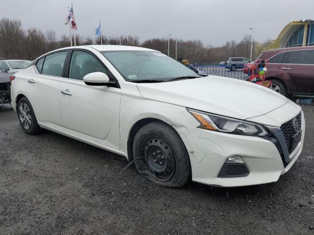 1N4BL4BVXKC117110 - 2019 NISSAN ALTIMA S WHITE photo 4