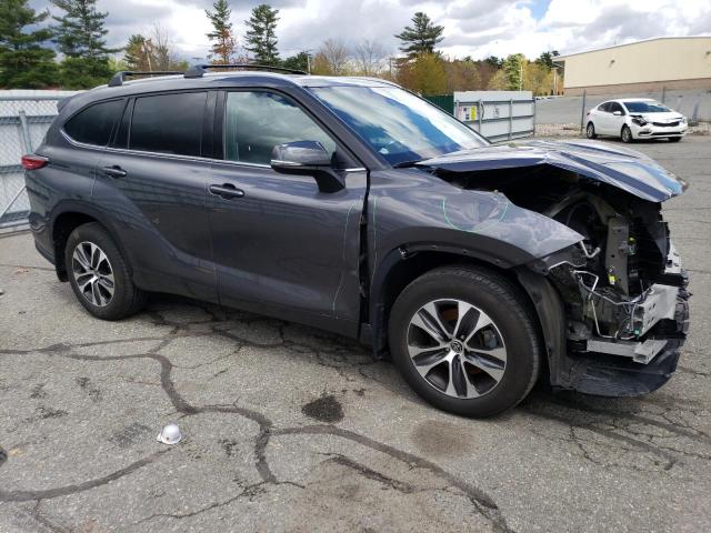 5TDGZRBH7NS564275 - 2022 TOYOTA HIGHLANDER XLE GRAY photo 4