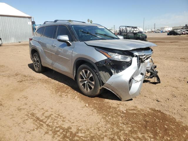 5TDHZRAH7LS008213 - 2020 TOYOTA HIGHLANDER XLE SILVER photo 4