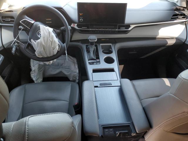 5TDJSKFC9SS161197 - 2025 TOYOTA SIENNA XLE ბურგუნდია ფოტო 8