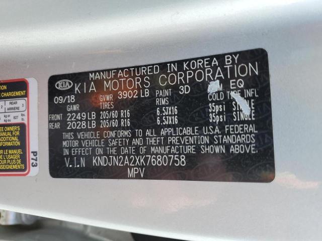 KNDJN2A2XK7680758 - 2019 KIA SOUL SILVER photo 13