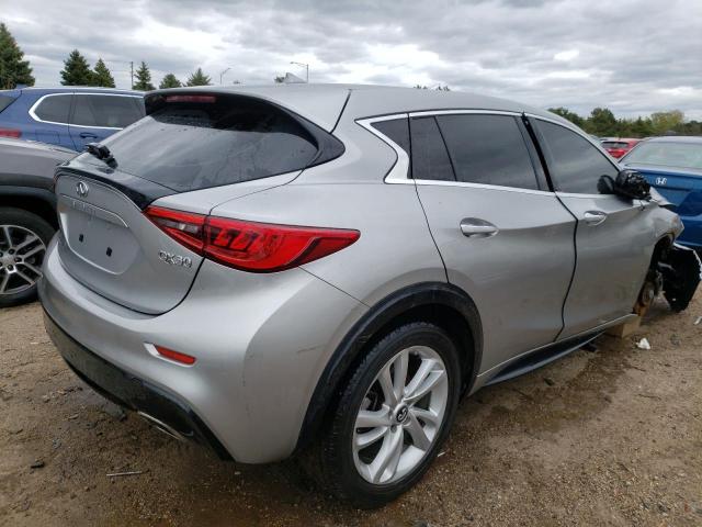 SJKCH5CP1JA058137 - 2018 INFINITI QX30 BASE SILVER photo 3