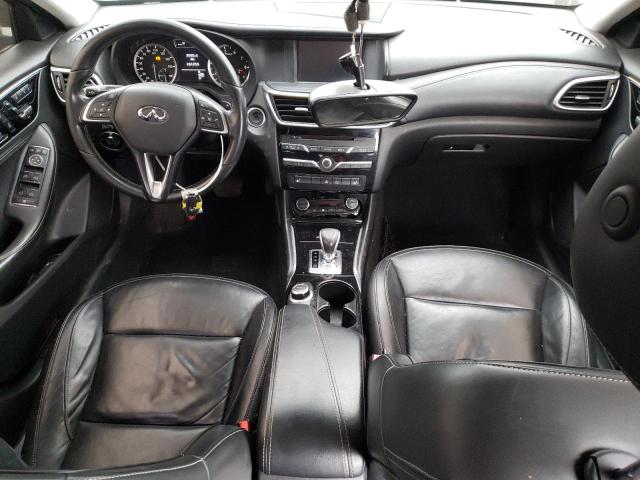 SJKCH5CP1JA058137 - 2018 INFINITI QX30 BASE SILVER photo 8