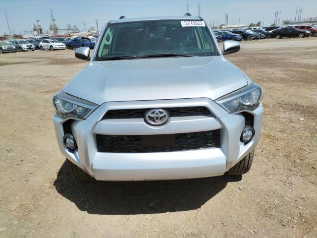 JTEMU5JR2M5895222 - 2021 TOYOTA 4RUNNER SR5/SR5 PREMIUM 银色 照片 5