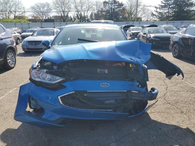 3FA6P0T99LR190746 - 2020 FORD FUSION SE BLUE photo 5