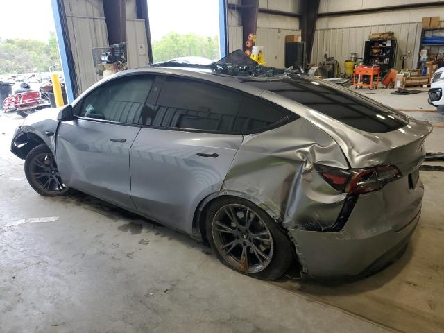 7SAYGDEEXRA327675 - 2024 TESLA MODEL Y GRAY photo 2