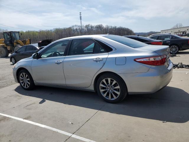 4T1BF1FK6FU889986 - 2015 TOYOTA CAMRY LE ვერცხლისფერი ფოტო 2