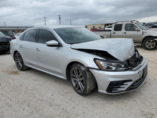 1VWDT7A31HC066865 - 2017 VOLKSWAGEN PASSAT R-LINE ვერცხლისფერი ფოტო 4