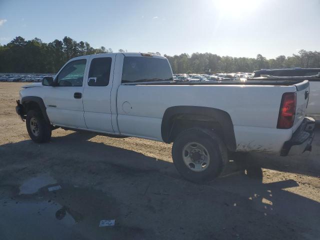 1GCHC29U05E125487 - 2005 CHEVROLET SILVERADO C2500 HEAVY DUTY WHITE photo 2