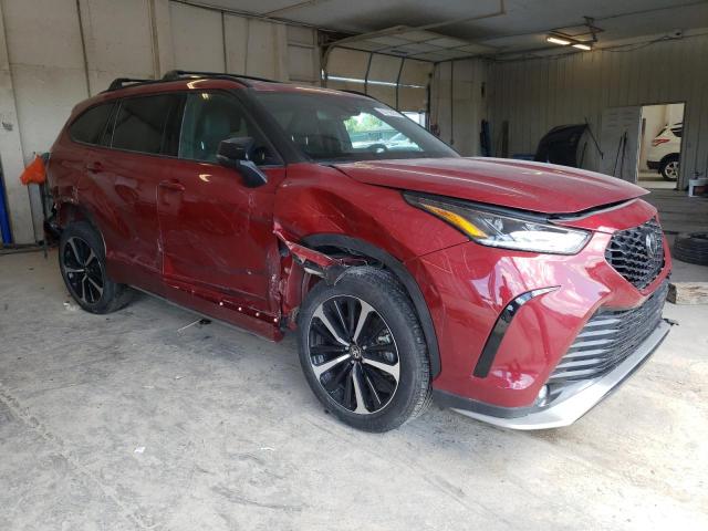 5TDLZRBH6MS108295 - 2021 TOYOTA HIGHLANDER XSE RED photo 4