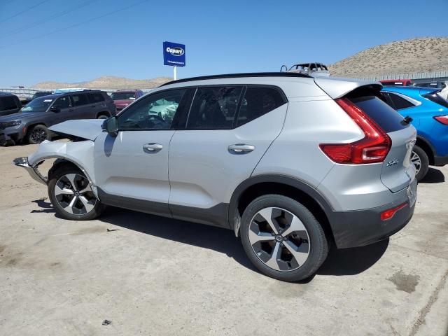 YV4L12UK5R2287075 - 2024 VOLVO XC40 CORE SILVER photo 2