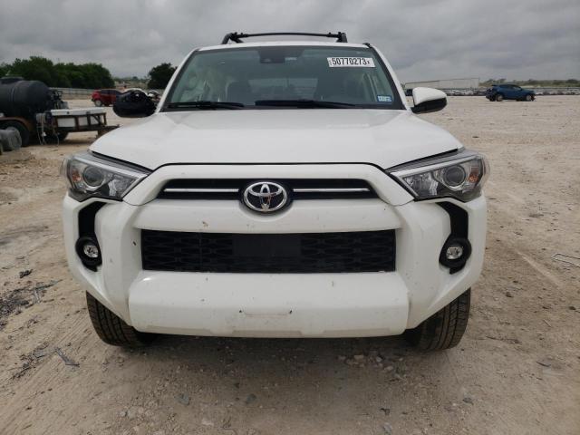 JTEMU5JR5M5884019 - 2021 TOYOTA 4RUNNER SR5/SR5 PREMIUM 白色 照片 5