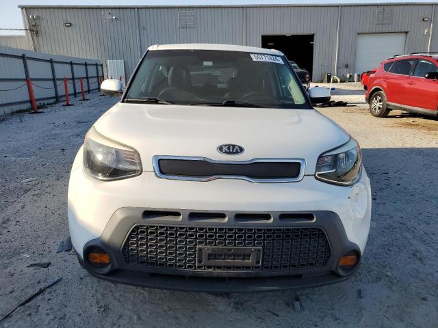 KNDJN2A21F7223875 - 2015 KIA SOUL WHITE photo 5