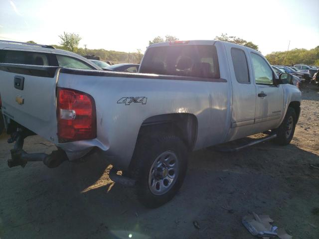 1GCRKREA2BZ254301 - 2011 CHEVROLET SILVERADO K1500 LS SILVER photo 3