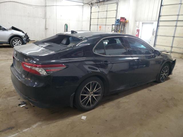 4T1F11BK4MU025540 - 2021 TOYOTA CAMRY XLE BLACK photo 3