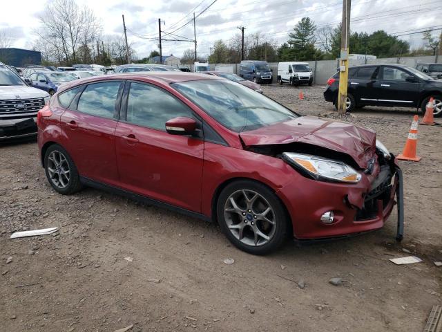 1FADP3K2XEL257577 - 2014 FORD FOCUS SE RED photo 4