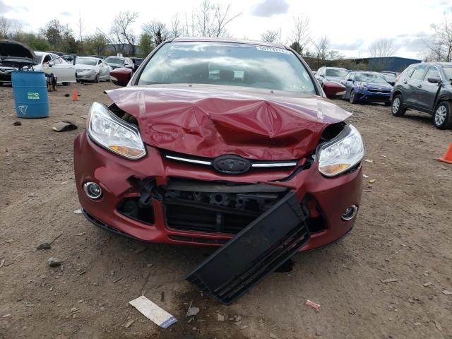 1FADP3K2XEL257577 - 2014 FORD FOCUS SE RED photo 5