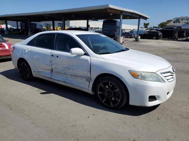 4T1BF3EK6BU594717 - 2011 TOYOTA CAMRY BASE WHITE photo 4