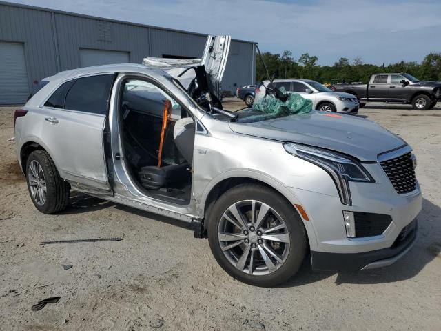 1GYKNCRS4LZ223863 - 2020 CADILLAC XT5 PREMIUM LUXURY SILVER photo 4