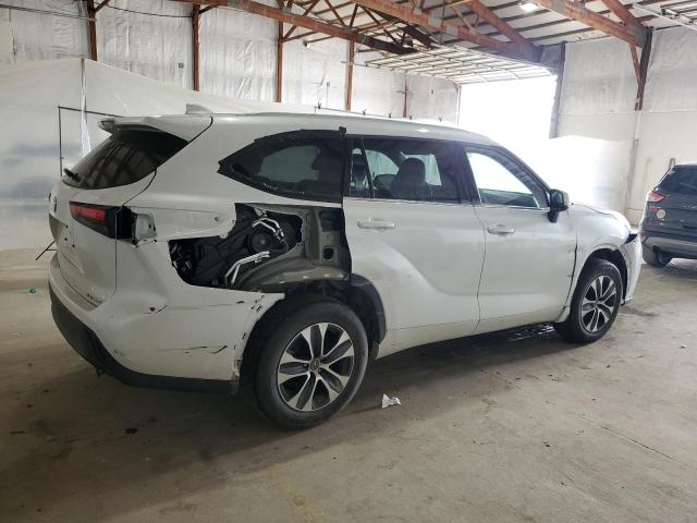5TDHZRBH3NS232743 - 2022 TOYOTA HIGHLANDER XLE WHITE photo 3