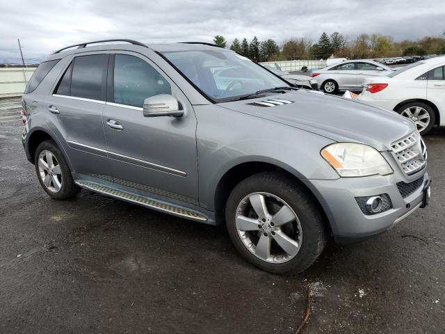 4JGBB8GBXBA651041 - 2011 MERCEDES-BENZ ML 350 4MATIC SILVER photo 4