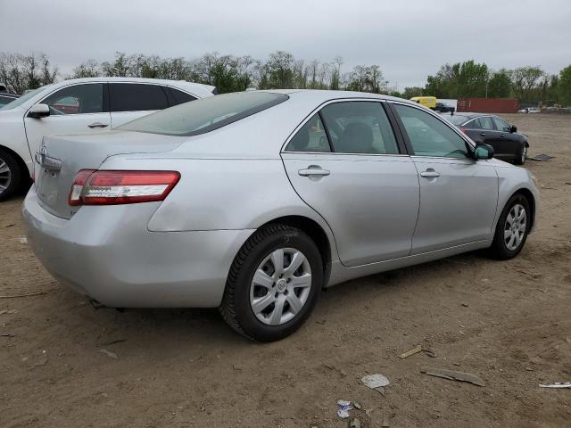 4T1BF3EK9BU657986 - 2011 TOYOTA CAMRY BASE SILVER photo 3