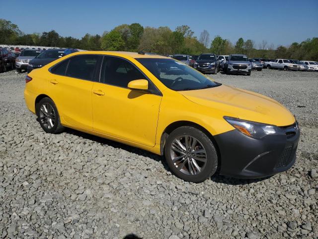 4T1BF1FK1HU726956 - 2017 TOYOTA CAMRY LE YELLOW photo 4