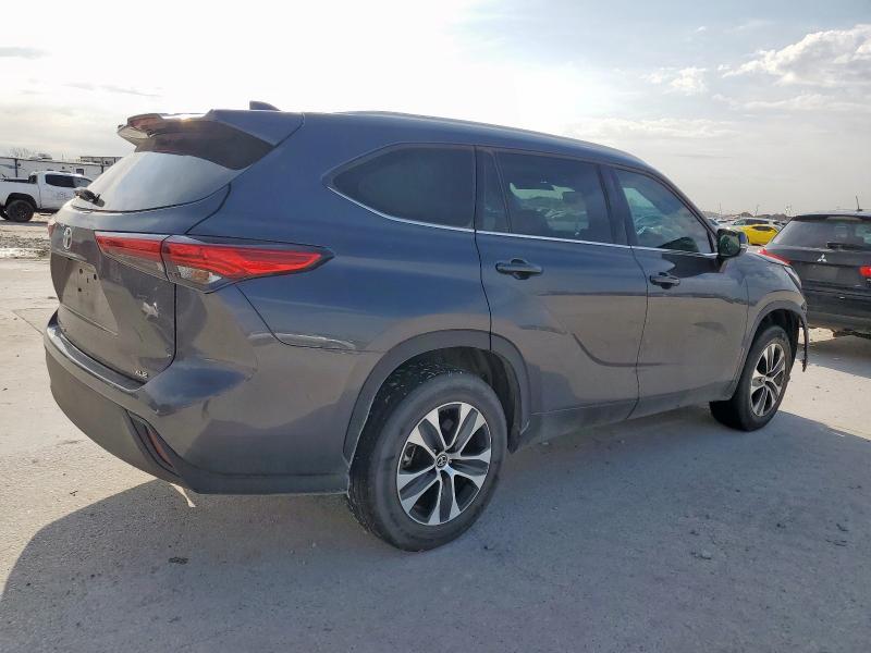 5TDGZRAH2NS538247 - 2022 TOYOTA HIGHLANDER XLE 石墨色 照片 3