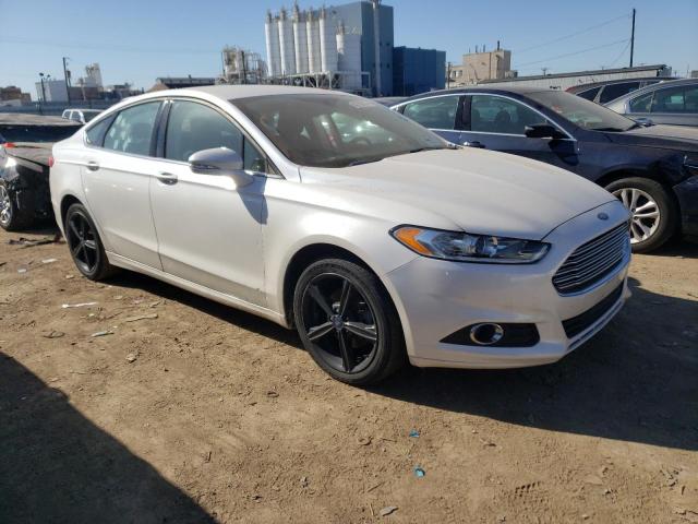 3FA6P0H96GR312431 - 2016 FORD FUSION SE WHITE photo 4