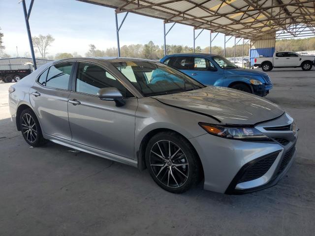 4T1G11AK1PU748224 - 2023 TOYOTA CAMRY SE NIGHT SHADE SILVER photo 4