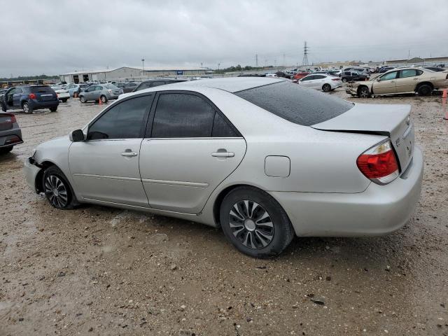 4T1BE32K35U406330 - 2005 TOYOTA CAMRY LE SILVER photo 2