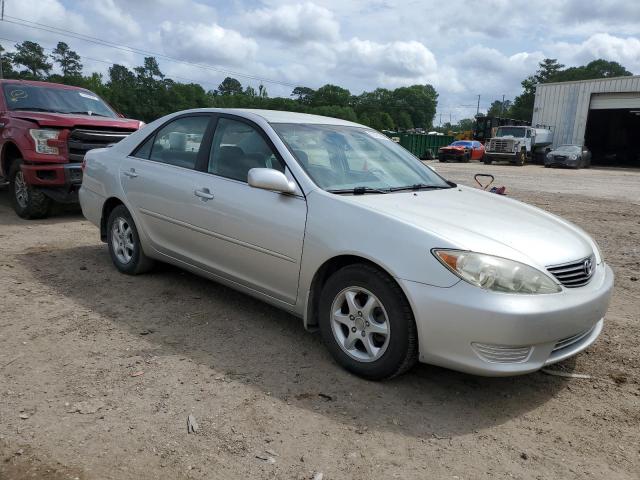 4T1BE32K65U410789 - 2005 TOYOTA CAMRY LE SILVER photo 4