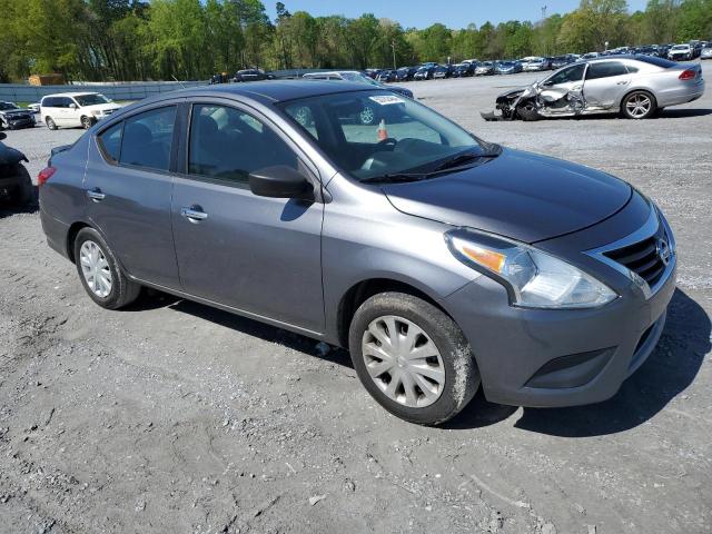 3N1CN7AP4JL802643 - 2018 NISSAN VERSA S SILVER photo 4