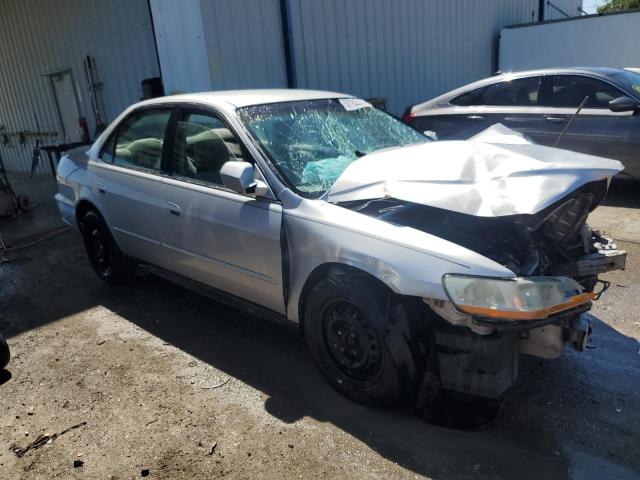 1HGCG655X2A135775 - 2002 HONDA ACCORD LX SILVER photo 4