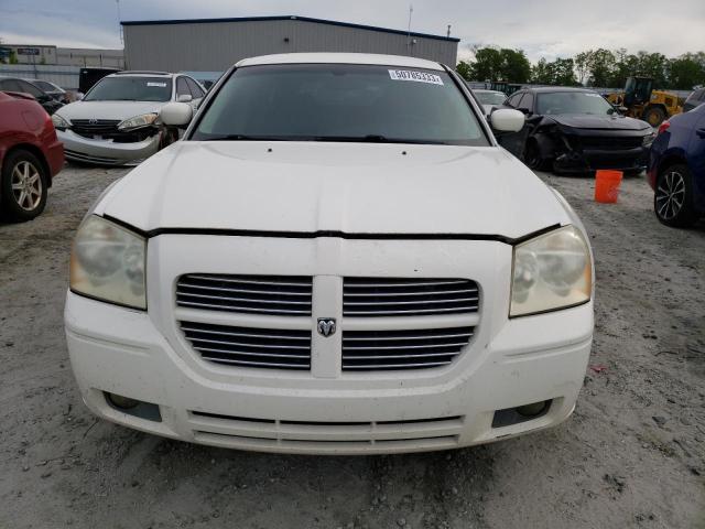 2D4FV47VX6H446698 - 2006 DODGE MAGNUM SXT WHITE photo 5