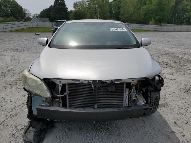 5YFBU4EE2DP136926 - 2013 TOYOTA COROLLA LE BASE SILVER photo 5