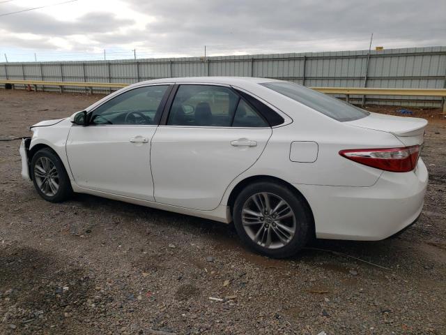 4T1BF1FK7FU953050 - 2015 TOYOTA CAMRY SE LE Beyaz fotoğraf 2
