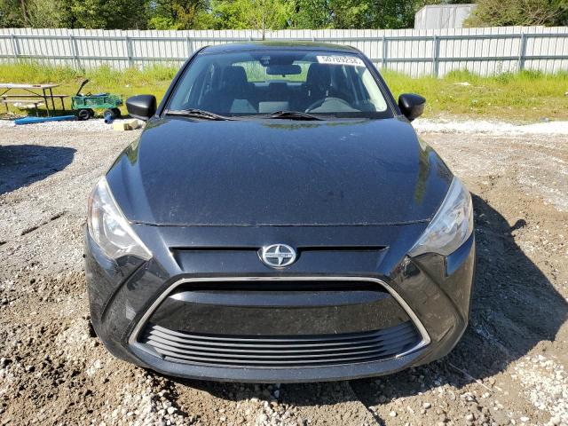 3MYDLBZV1GY135542 - 2016 TOYOTA SCION IA BLACK photo 5