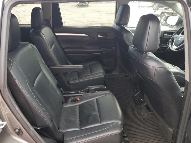 5TDJZRFH2JS531792 - 2018 TOYOTA HIGHLANDER SE ნაცრისფერი ფოტო 11