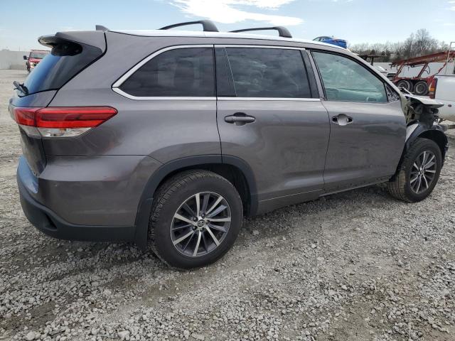5TDJZRFH2JS531792 - 2018 TOYOTA HIGHLANDER SE ნაცრისფერი ფოტო 3