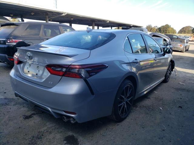 4T1G11AK1RU240273 - 2024 TOYOTA CAMRY SE NIGHT SHADE GRAY photo 3