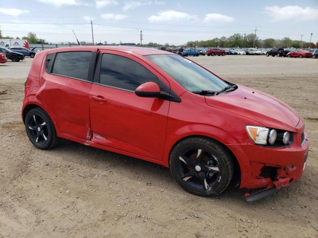 1G1JA6SHXD4115140 - 2013 CHEVROLET SONIC LS RED photo 4