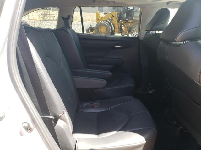 5TDGZRBH1LS050175 - 2020 TOYOTA HIGHLANDER XLE SILVER photo 11