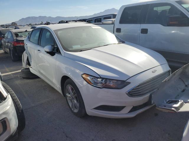 3FA6P0H72JR220738 - 2018 FORD FUSION SE WHITE photo 4