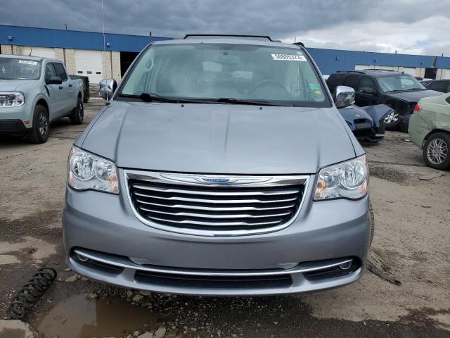 2C4RC1CG1FR597154 - 2015 CHRYSLER TOWN & COU TOURING L SILVER photo 5