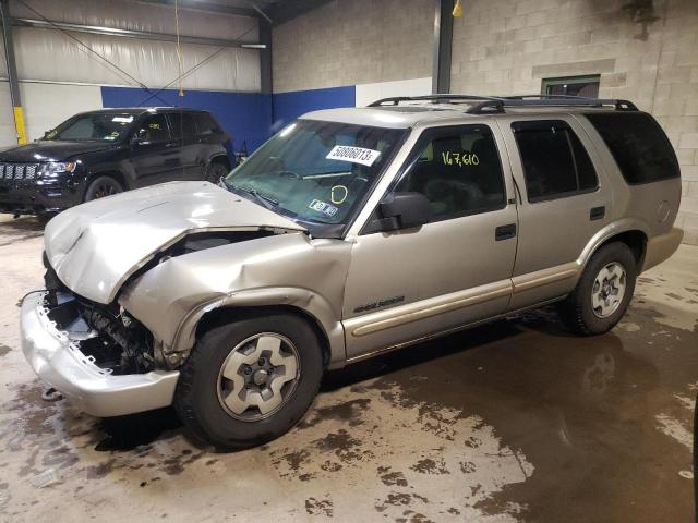 1GNDT13W12K142306 - 2002 CHEVROLET BLAZER BEIGE photo 1