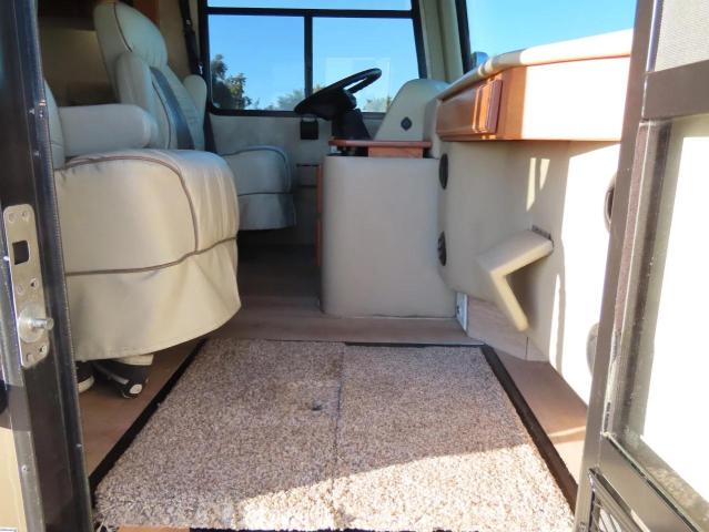 4UZAB2DTXACAS7588 - 2010 FREIGHTLINER CHASSIS XC BROWN photo 5