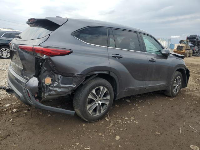 5TDGZRBH8MS088536 - 2021 TOYOTA HIGHLANDER XLE GRAY photo 3